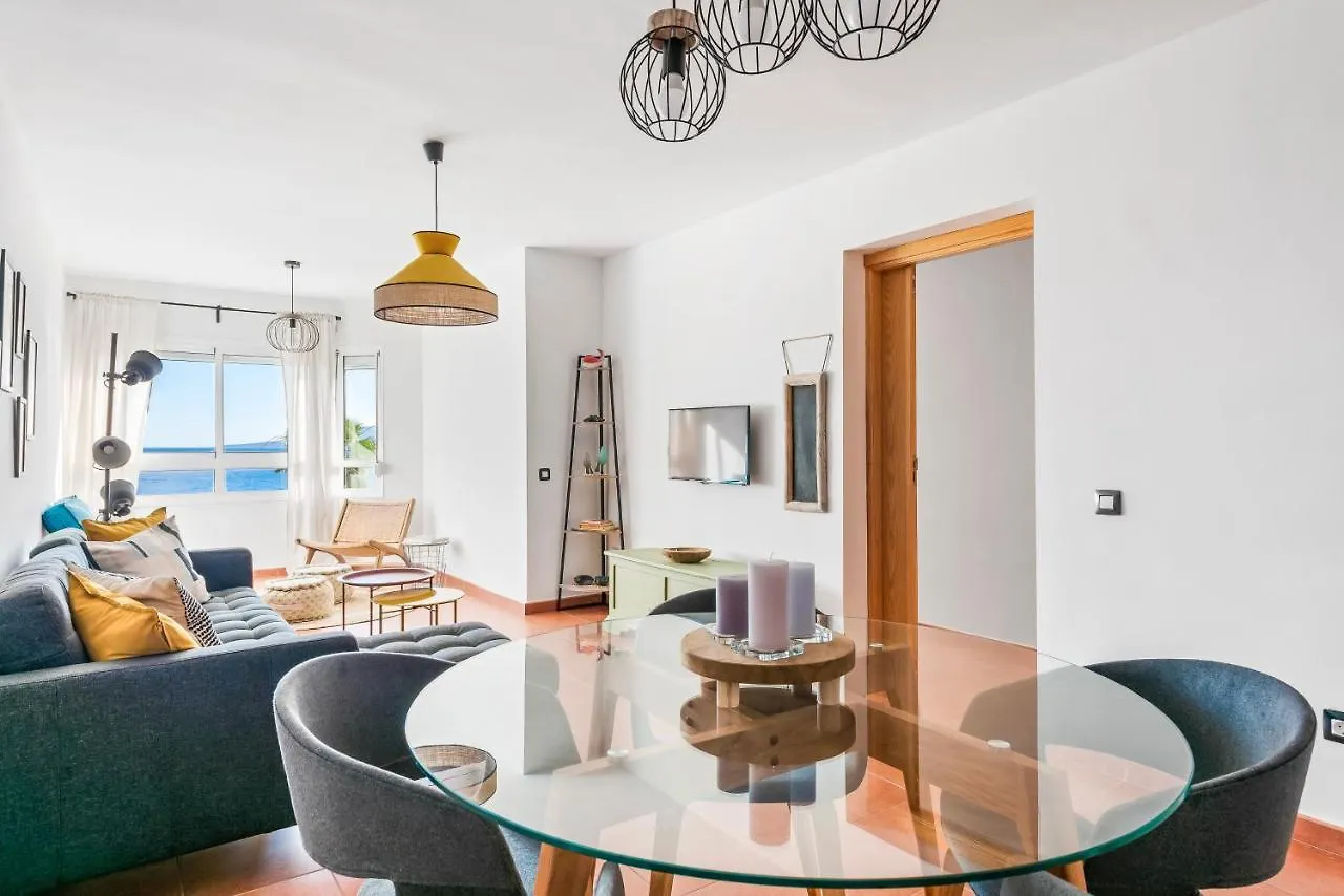 Artistic Beachfront Apartment With Ocean Views Radazul 0*,  西班牙