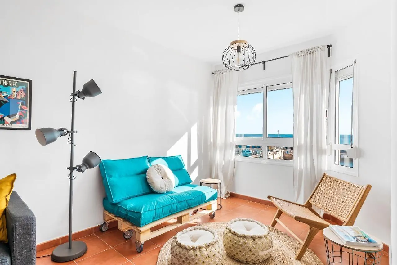 Artistic Beachfront Apartment With Ocean Views Radazul