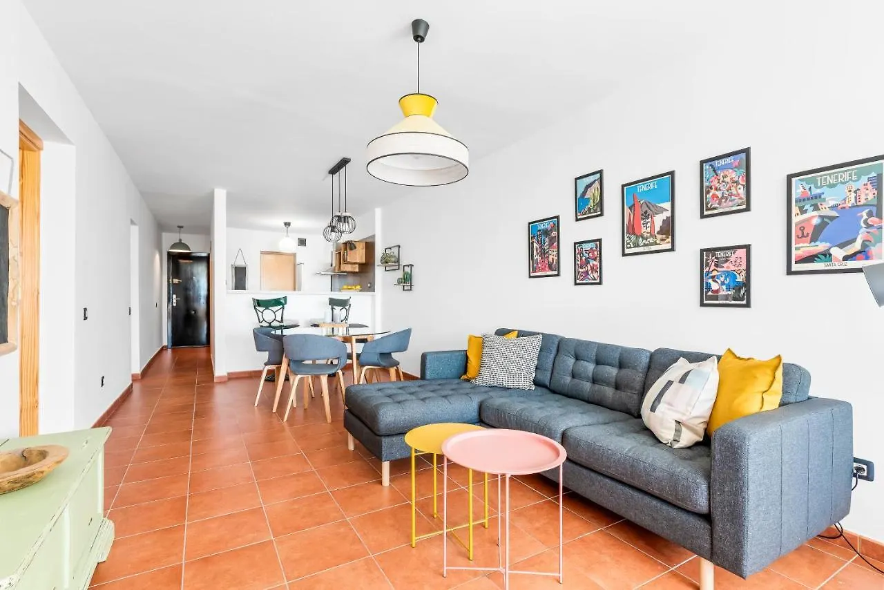 Artistic Beachfront Apartment With Ocean Views Radazul