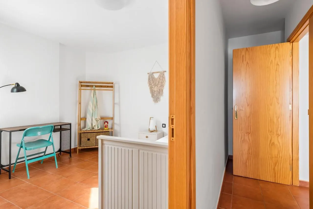 Artistic Beachfront Apartment With Ocean Views Radazul 0*,