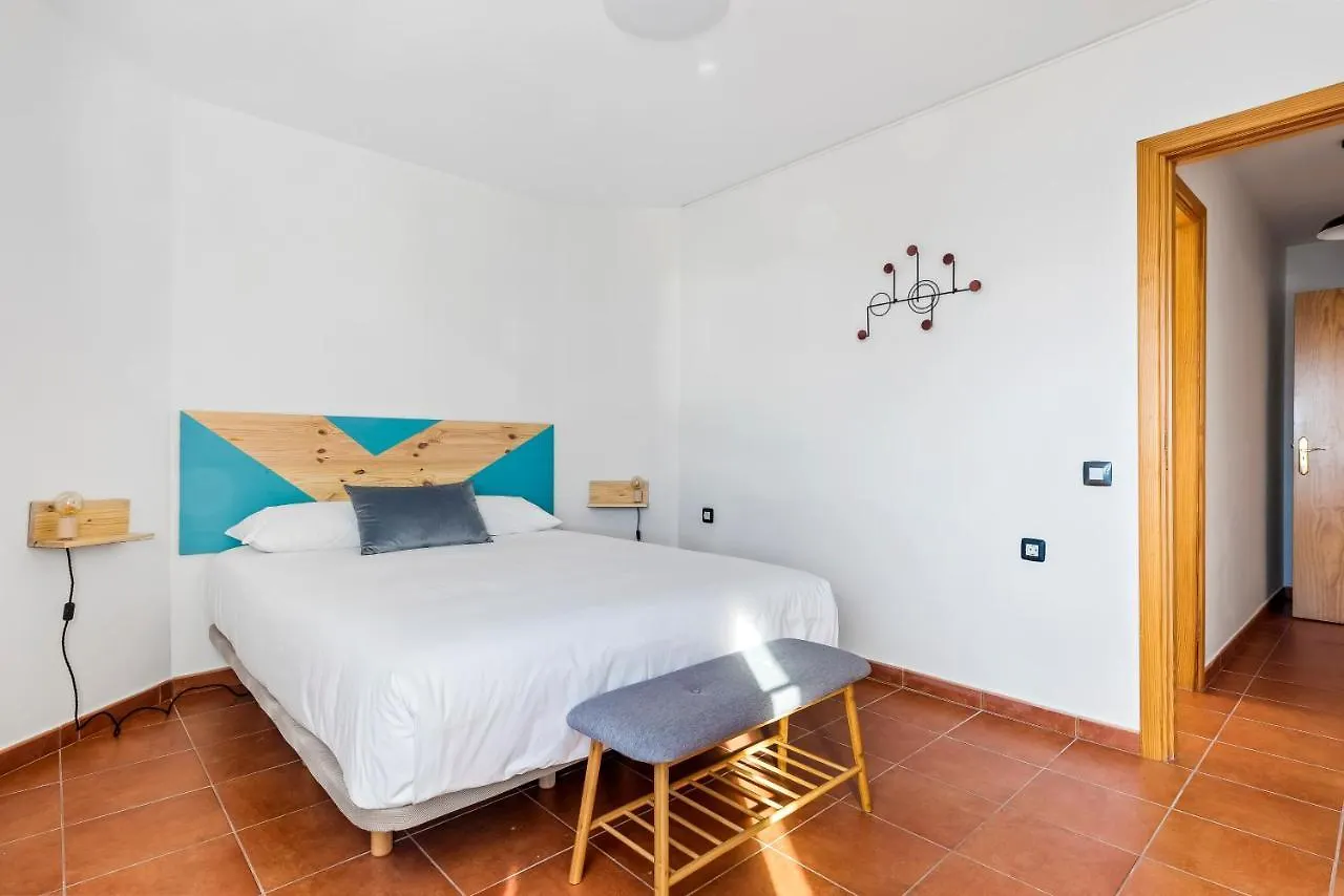 Artistic Beachfront Apartment With Ocean Views Radazul